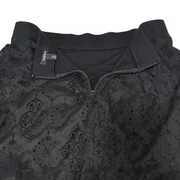 Torrid Lace Overlay Skirt Womens Size 12 Black High Low Back Zip Whimsy Goth - Picture 8 of 13